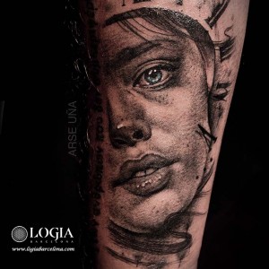 tatuaje-brazo-retrato-Logia-Barcelona-Arse      